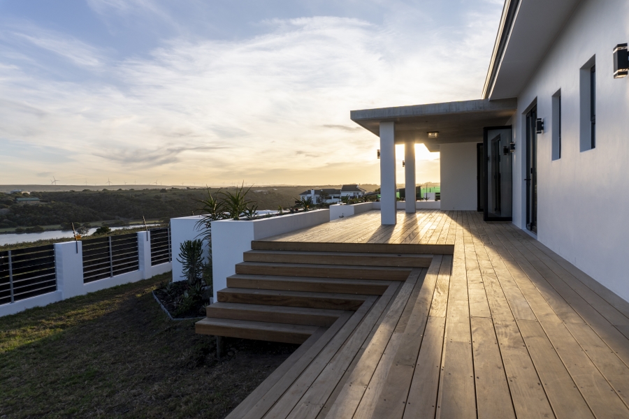 4 Bedroom Property for Sale in Kromme River Estate Eastern Cape